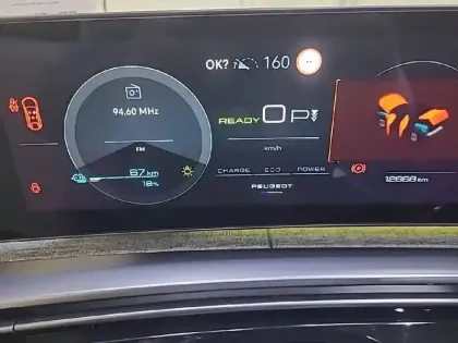 Photo 30 Peugeot 3008  Electrique 210 ch 73 kWh