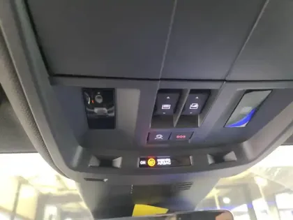 Photo 16 Peugeot 3008  Electrique 210 ch 73 kWh