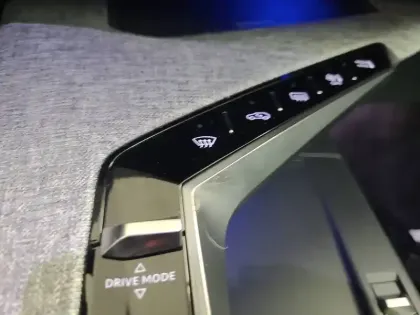 Photo 15 Peugeot 3008  Electrique 210 ch 73 kWh