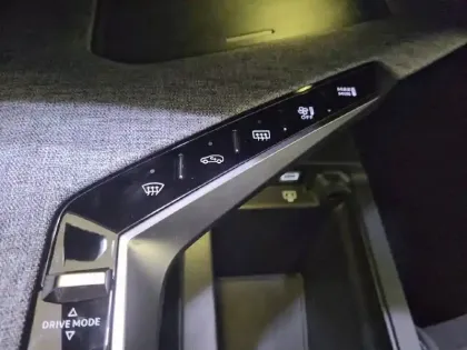 Photo 46 Peugeot 3008  Electrique 210 ch 73 kWh