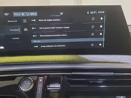 Photo 43 Peugeot 3008  Electrique 210 ch 73 kWh