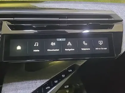 Photo 45 Peugeot 3008  Electrique 210 ch 73 kWh