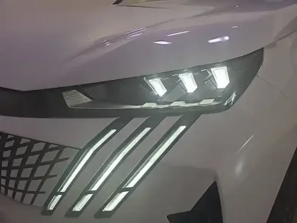 Photo 36 Peugeot 3008  Electrique 210 ch 73 kWh