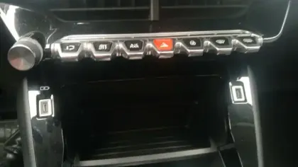 Photo 24 Peugeot 208  Electrique 50 kWh 136ch