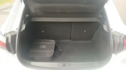 Photo 8 Peugeot 208  Electrique 50 kWh 136ch