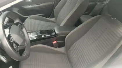 Photo 9 Peugeot 208  Electrique 50 kWh 136ch