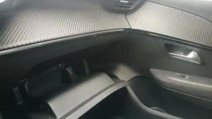 Photo 26 Peugeot 208  Electrique 50 kWh 136ch