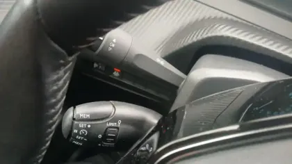 Photo 21 Peugeot 208  Electrique 50 kWh 136ch