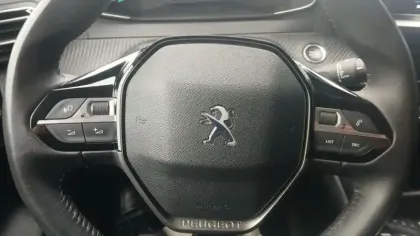 Photo 18 Peugeot 208  Electrique 50 kWh 136ch