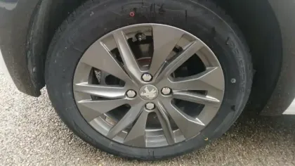 Photo 13 Peugeot 208  Electrique 50 kWh 136ch