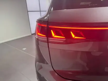 Photo 5 Volkswagen Touareg  3.0 V6 eHybrid 462 ch Tiptronic 8 4Motion