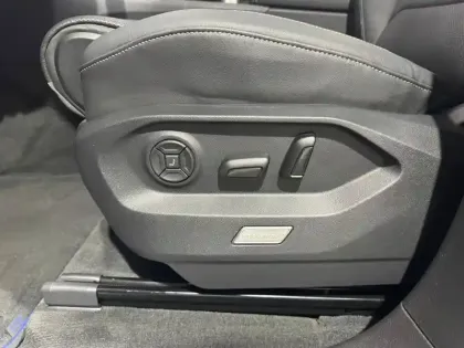 Photo 7 Volkswagen Touareg  3.0 V6 eHybrid 462 ch Tiptronic 8 4Motion