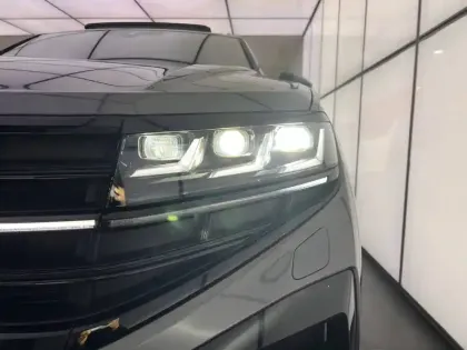 Photo 125 Volkswagen Touareg  3.0 V6 eHybrid 462 ch Tiptronic 8 4Motion