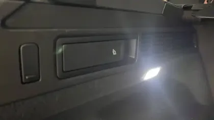 Photo 147 Volkswagen Touareg  3.0 V6 eHybrid 462 ch Tiptronic 8 4Motion