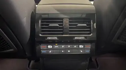 Photo 64 Volkswagen Touareg  3.0 V6 eHybrid 462 ch Tiptronic 8 4Motion