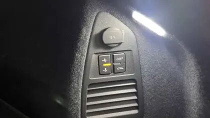 Photo 126 Volkswagen Touareg  3.0 V6 eHybrid 462 ch Tiptronic 8 4Motion