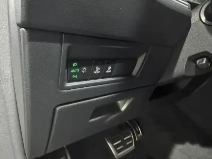 Photo 12 Volkswagen Touareg  3.0 V6 eHybrid 462 ch Tiptronic 8 4Motion