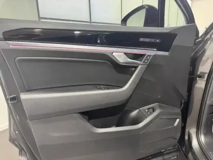 Photo 10 Volkswagen Touareg  3.0 V6 eHybrid 462 ch Tiptronic 8 4Motion