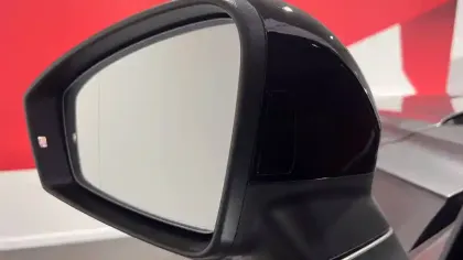 Photo 129 Volkswagen Touareg  3.0 V6 eHybrid 462 ch Tiptronic 8 4Motion