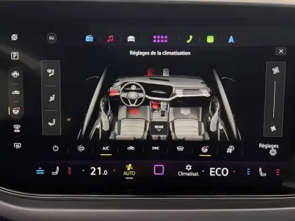 Photo 200 Volkswagen Touareg  3.0 V6 eHybrid 462 ch Tiptronic 8 4Motion