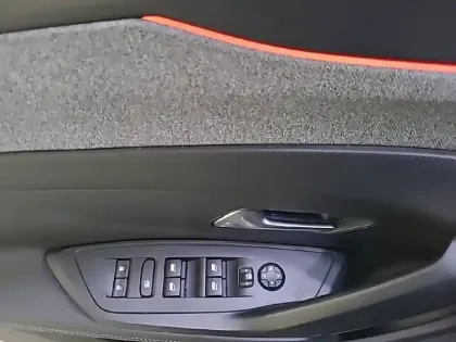 Photo 28 Peugeot 308  SW BlueHDi 130ch S&S EAT8