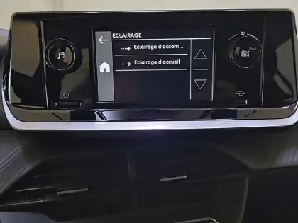 Photo 21 Peugeot 208  PureTech 75 S&S BVM5