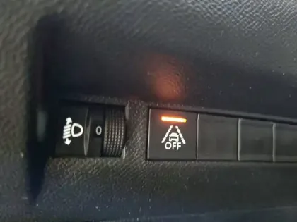 Photo 24 Peugeot 208  PureTech 75 S&S BVM5