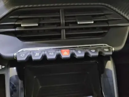 Photo 22 Peugeot 208  PureTech 75 S&S BVM5