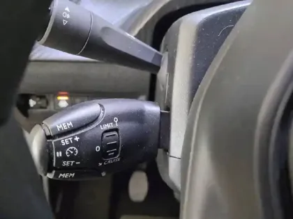 Photo 23 Peugeot 208  PureTech 75 S&S BVM5