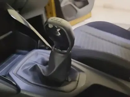 Photo 13 Peugeot 208  PureTech 75 S&S BVM5