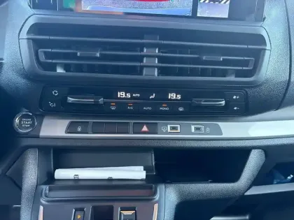 Photo 19 Peugeot Expert  CA FIXE M DIESEL 150 CH AUTOMATIQUE