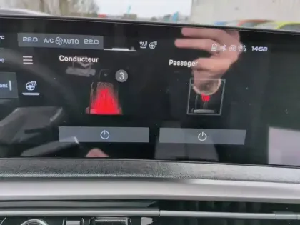 Photo 17 Peugeot 3008  Hybrid 145 e-DCS6