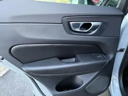 Photo 28 Volvo Xc60  T6 AWD Hybride rechargeable 253 ch+145 ch Geartronic 8