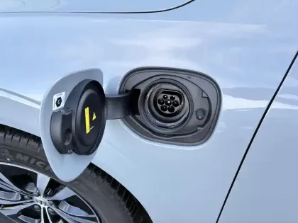 Photo 12 Volvo Xc60  T6 AWD Hybride rechargeable 253 ch+145 ch Geartronic 8