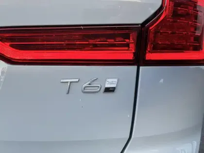 Photo 10 Volvo Xc60  T6 AWD Hybride rechargeable 253 ch+145 ch Geartronic 8