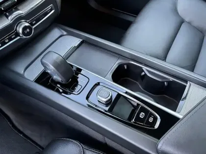 Photo 17 Volvo Xc60  T6 AWD Hybride rechargeable 253 ch+145 ch Geartronic 8