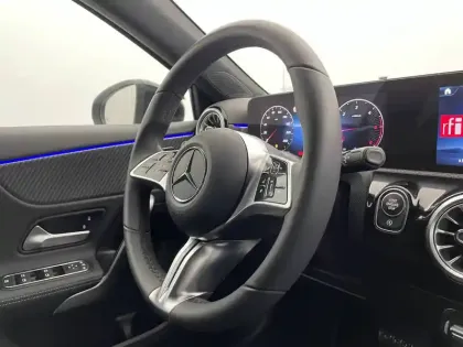 Photo 23 Mercedes Classe A  180 d 8G-DCT