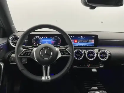 Photo 21 Mercedes Classe A  180 d 8G-DCT