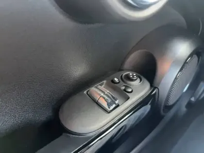 Photo 25 Mini Mini Hatch 3 Portes Cooper SE 184 ch