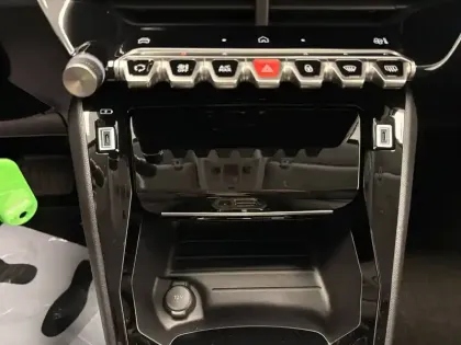 Photo 55 Peugeot 208 Gén. II Ph2 Envy 5