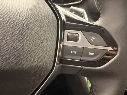 Photo 16 Peugeot 208  Hybrid 110 e-DCS6