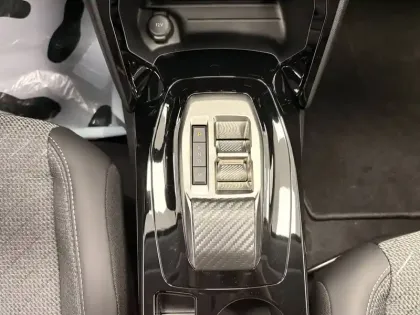 Photo 19 Peugeot 208  Hybrid 110 e-DCS6