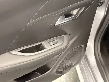 Photo 10 Peugeot 208  Hybrid 110 e-DCS6