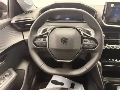 Photo 15 Peugeot 208  Hybrid 110 e-DCS6