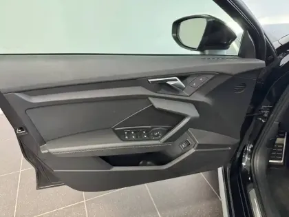 Photo 8 Audi A3  Berline 35 TFSI Mild Hybrid 150 S tronic 7