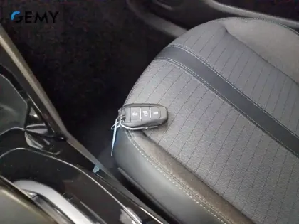 Photo 15 Peugeot 208  Electrique 50 kWh 136ch