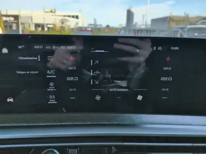 Photo 17 Peugeot 3008  Hybrid 145 e-DCS6