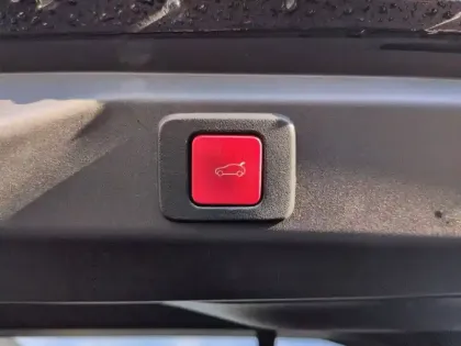 Photo 18 Peugeot 3008  Hybrid 145 e-DCS6