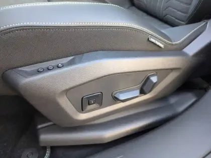 Photo 14 Peugeot 3008  Hybrid 145 e-DCS6