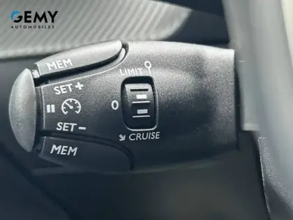 Photo 13 Peugeot 208  Hybrid 110 e-DCS6